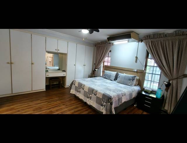 3 BEDROOM TOWNHOUSE FOR SALE IN PROTEA PARK